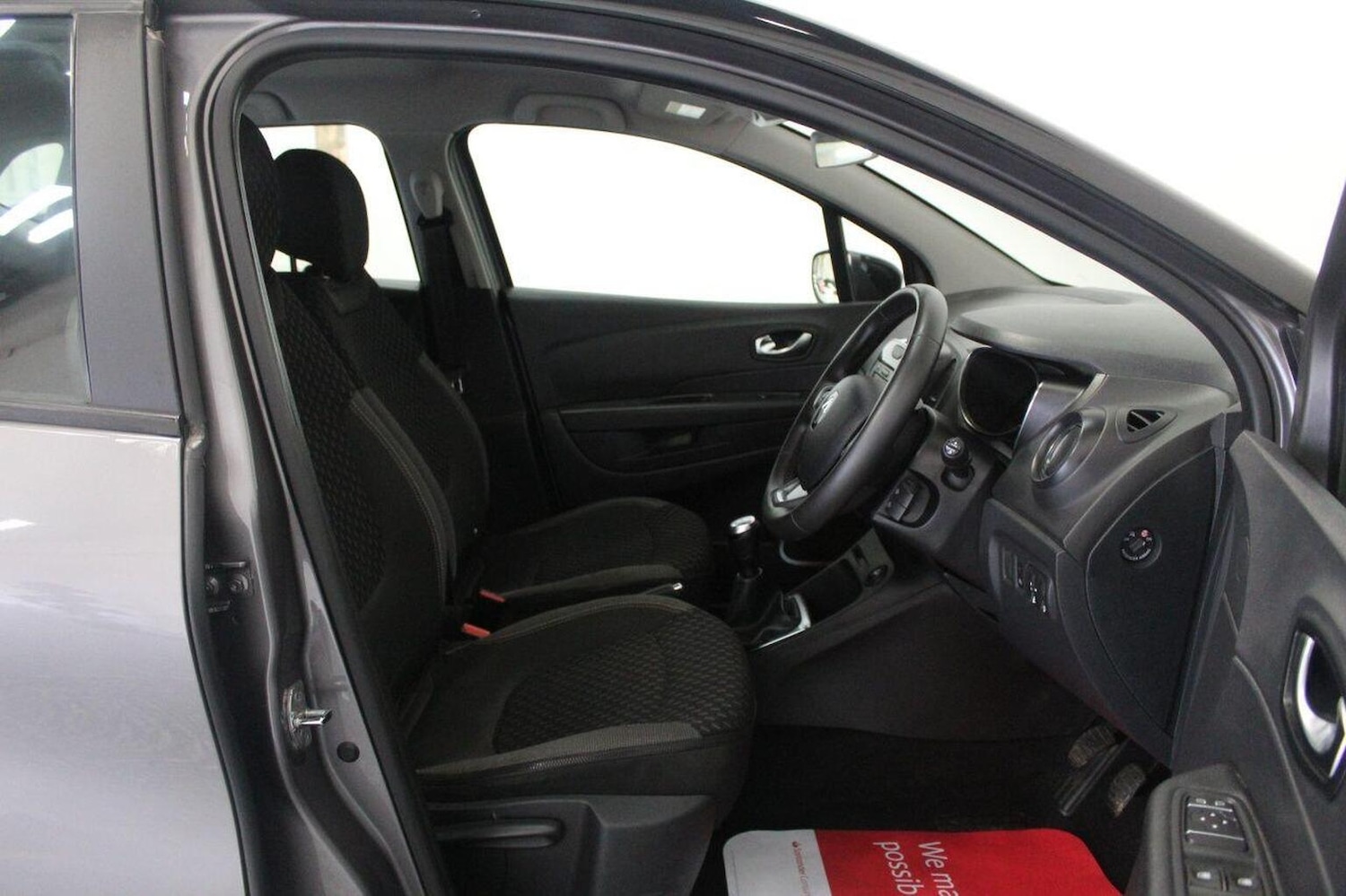 Used Renault Captur 2017 for sale - 77319798: Photo 28