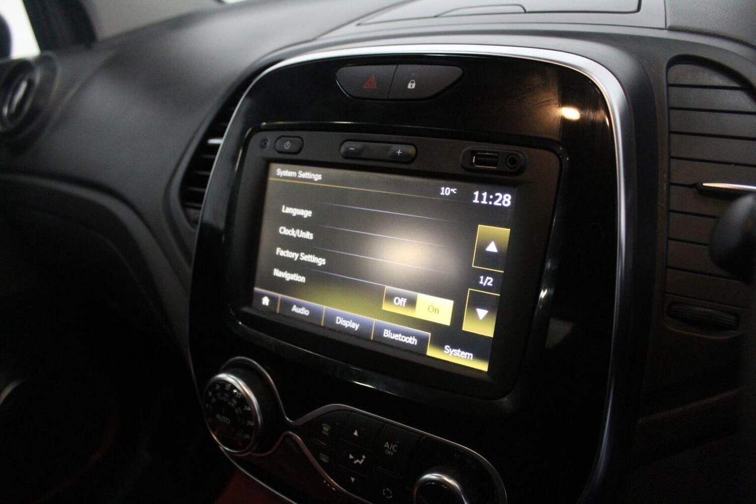 Used Renault Captur 2017 for sale - 77319798: Photo 40