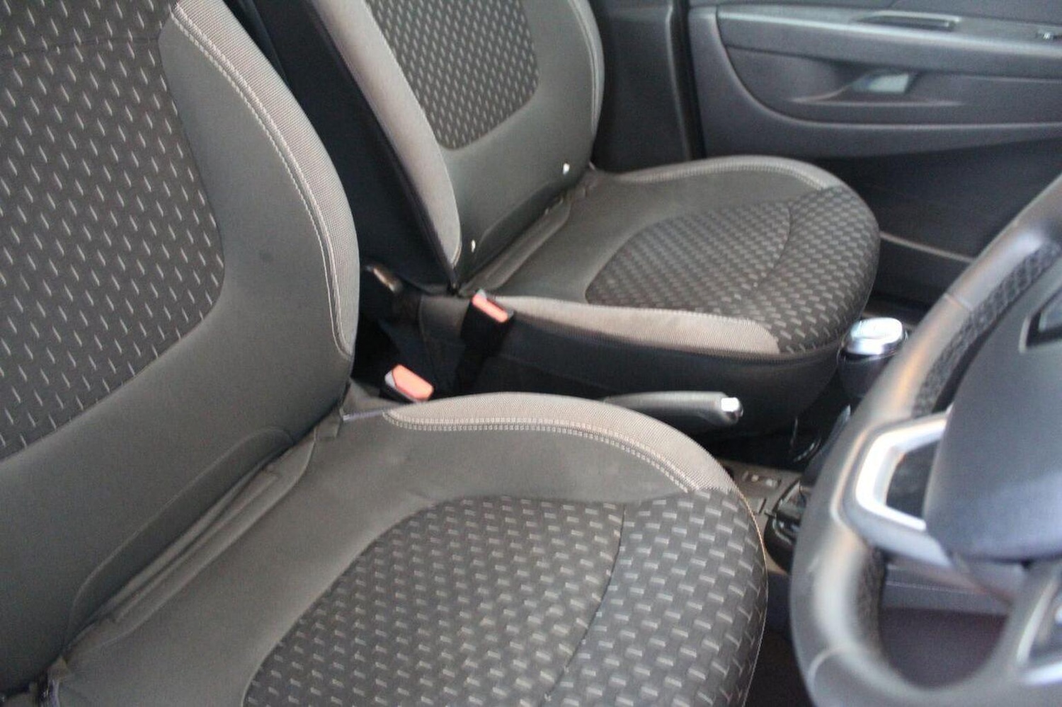 Used Renault Captur 2017 for sale - 77319798: Photo 44