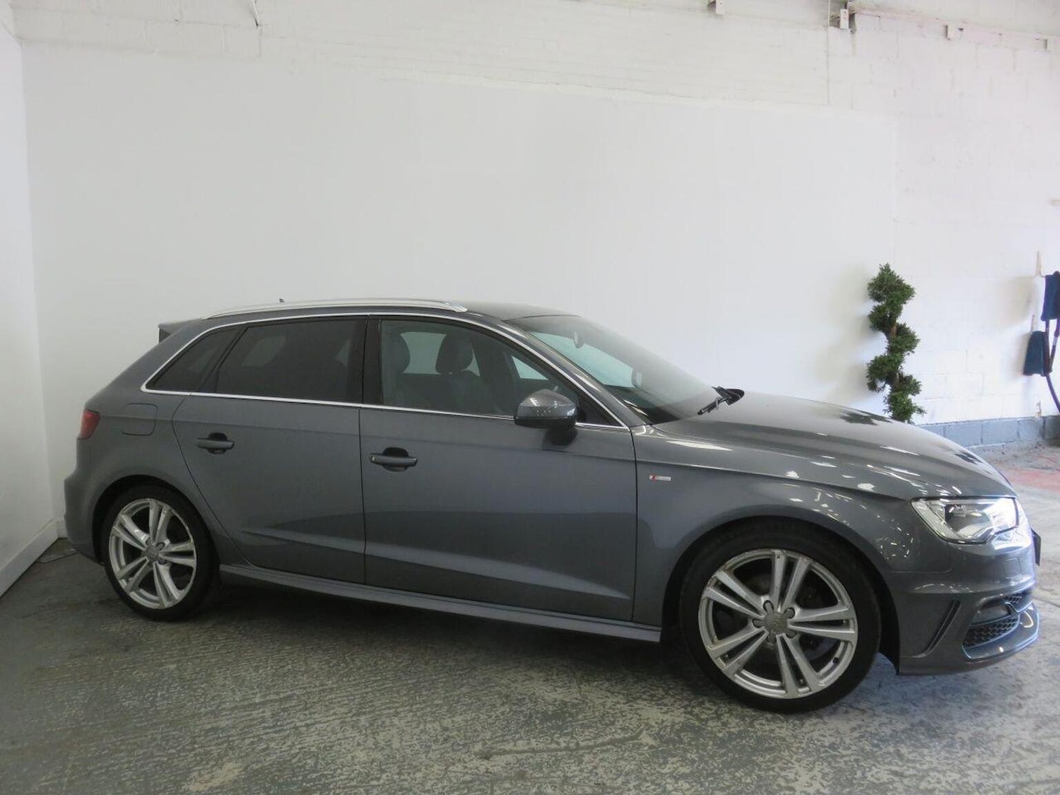 Used Audi A3 2014 for sale - 77113095: Photo 4