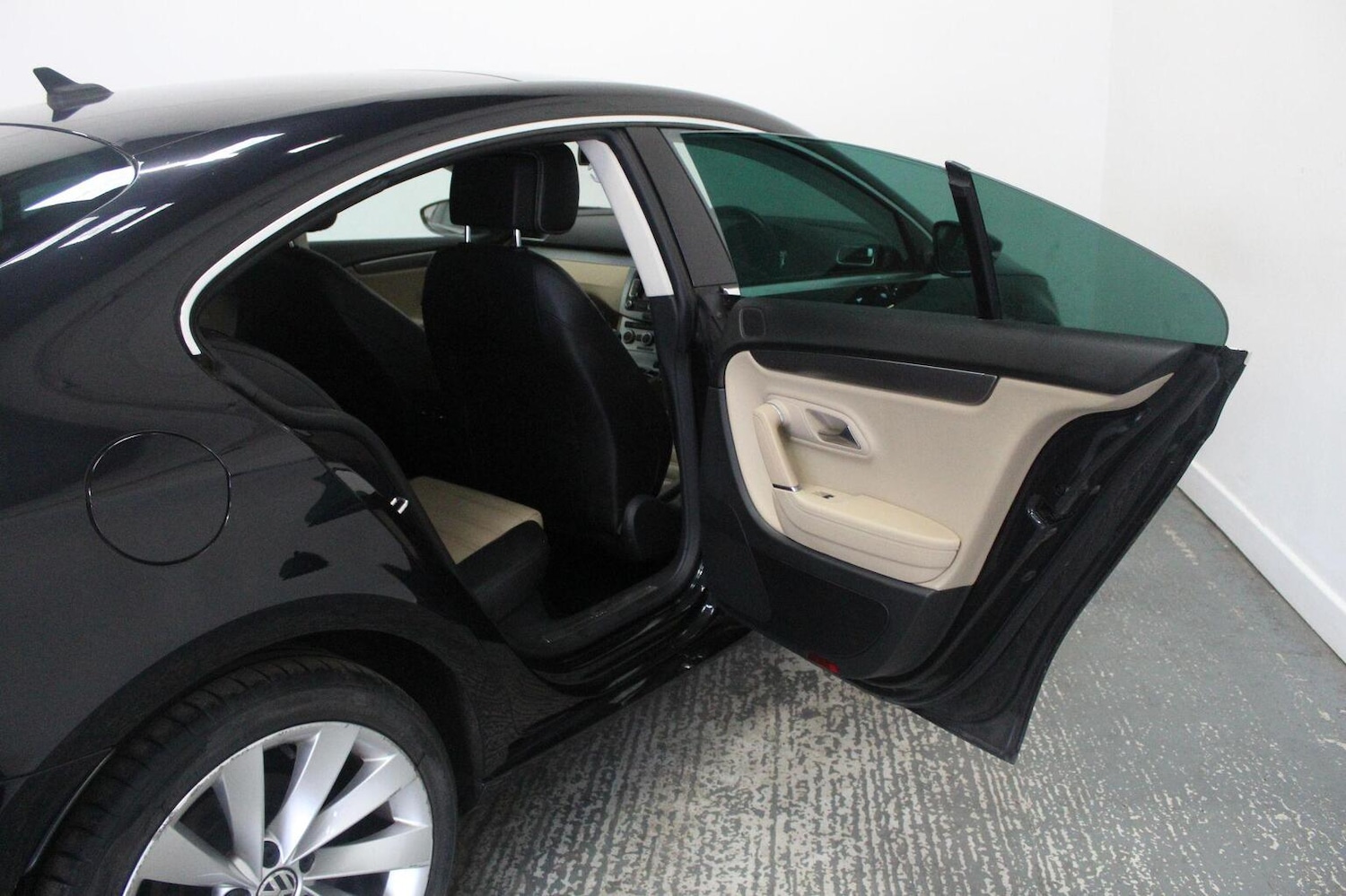 Used Volkswagen CC 2012 for sale - 77937915: Photo 26