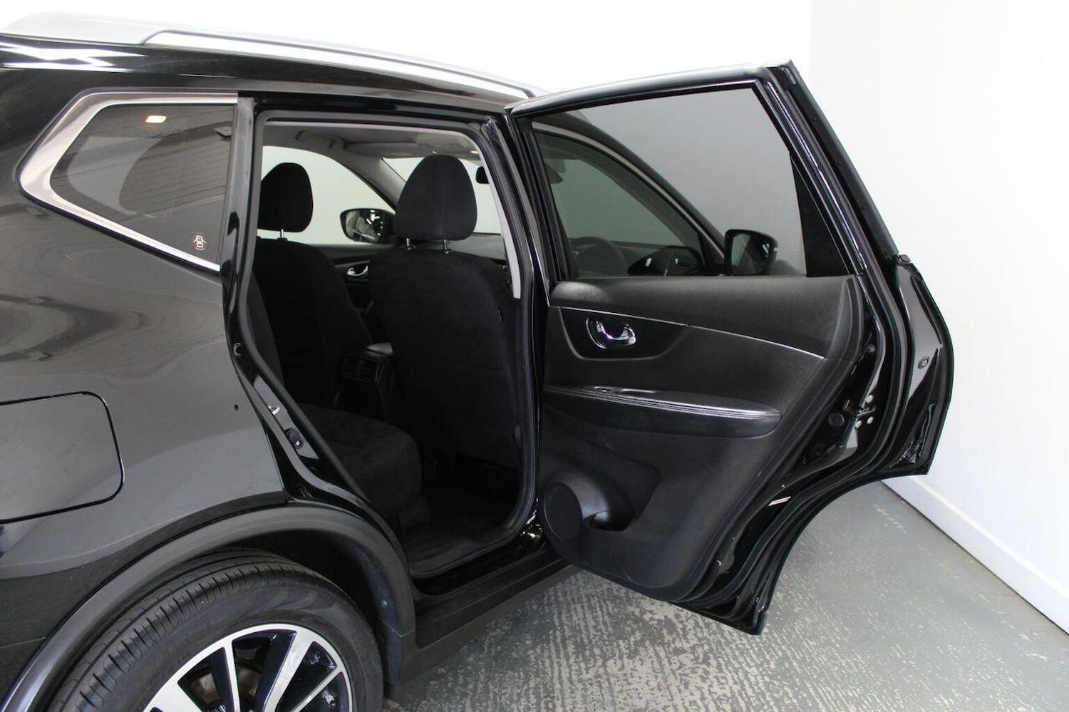 Used Nissan X-Trail 2017 for sale - 77289143: Photo 28