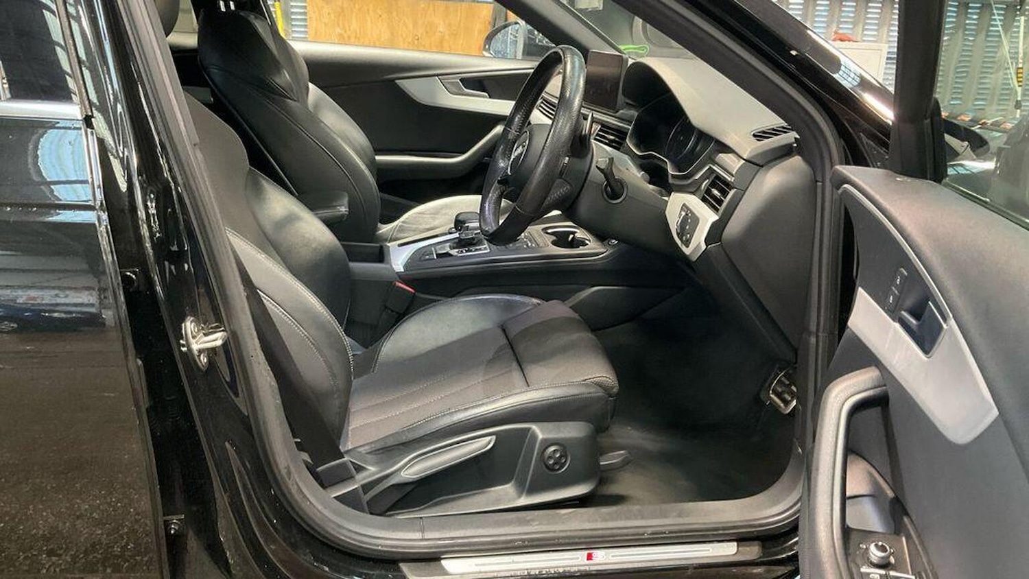 Used Audi A4 2017 for sale - 77201308: Photo 13