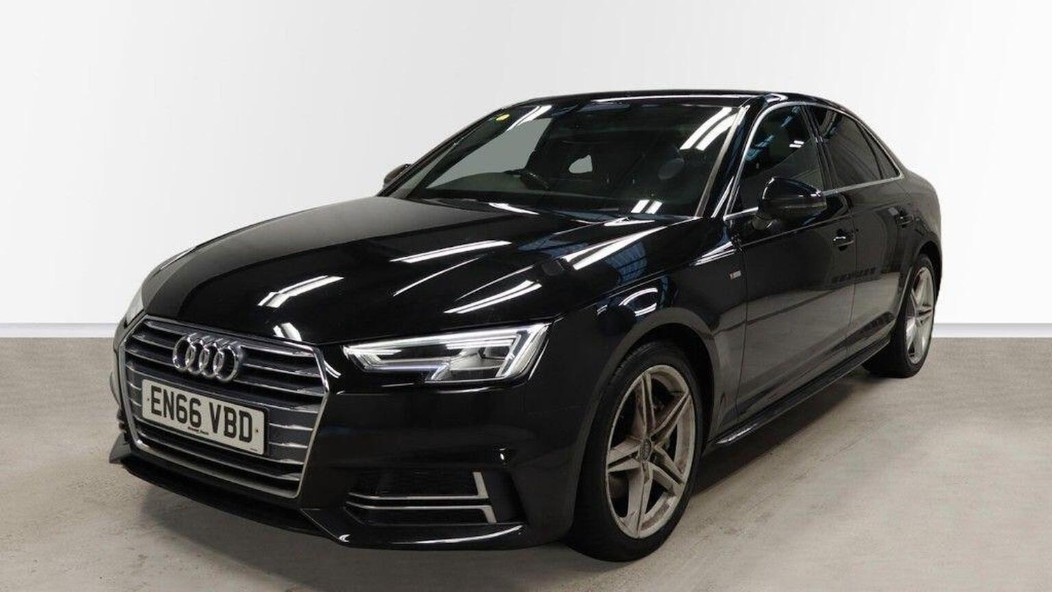 Used Audi A4 2017 for sale - 77201308: Photo 2