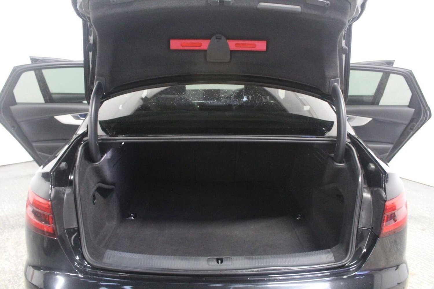 Used Audi A4 2017 for sale - 77201308: Photo 24