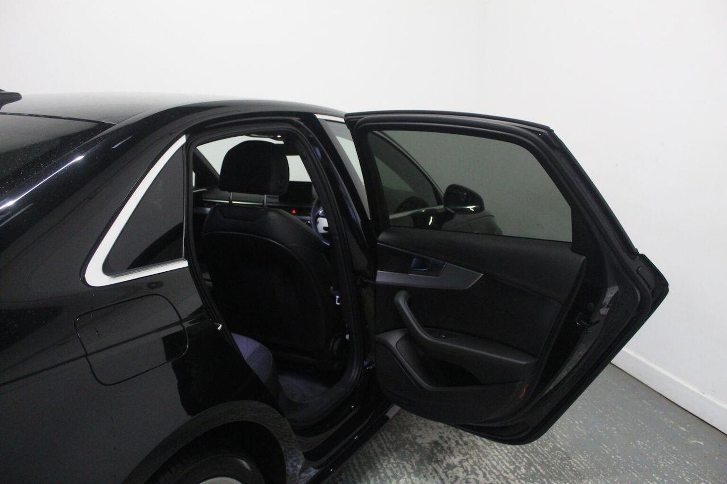 Used Audi A4 2017 for sale - 77201308: Photo 26