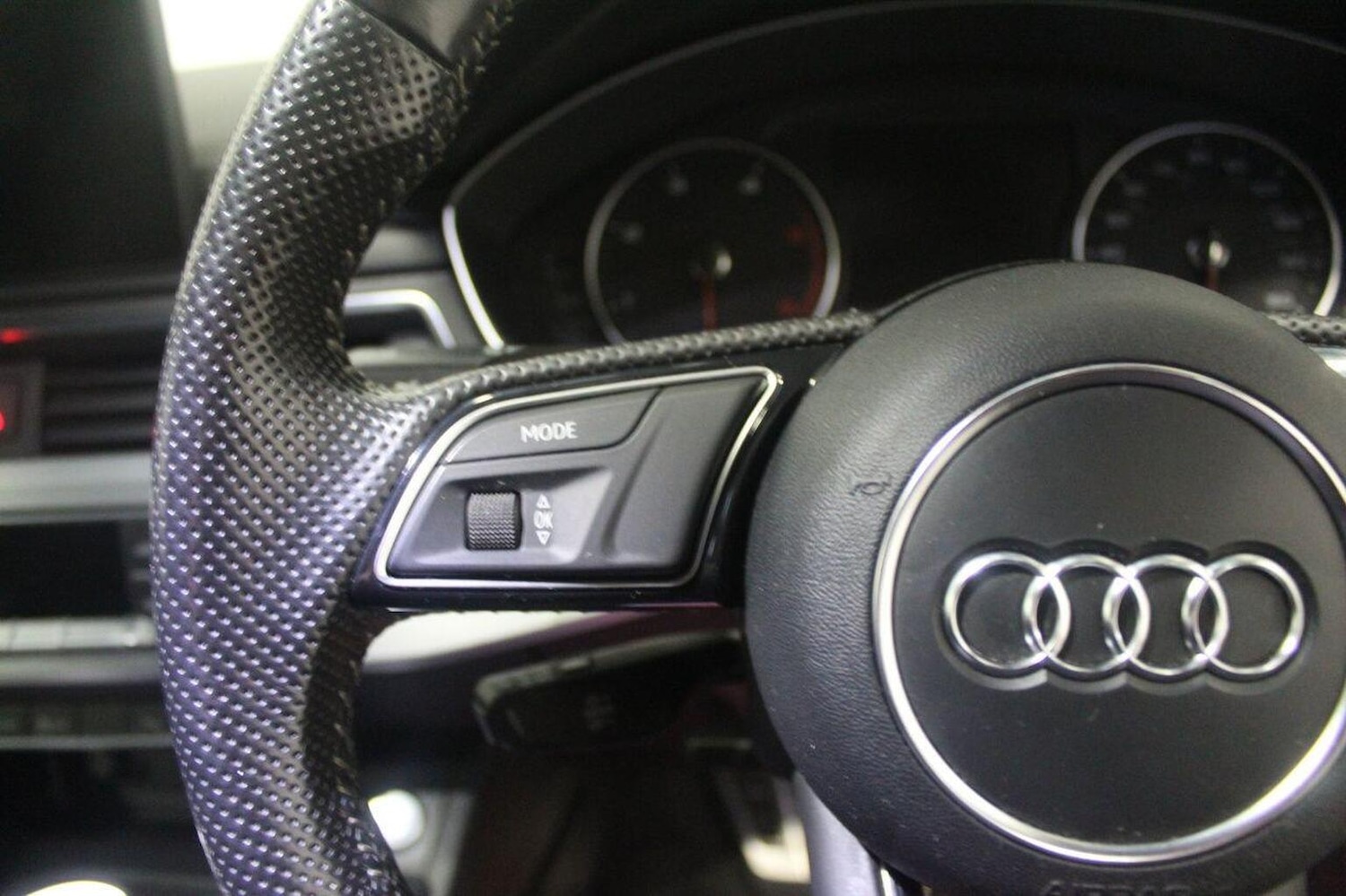 Used Audi A4 2017 for sale - 77201308: Photo 47