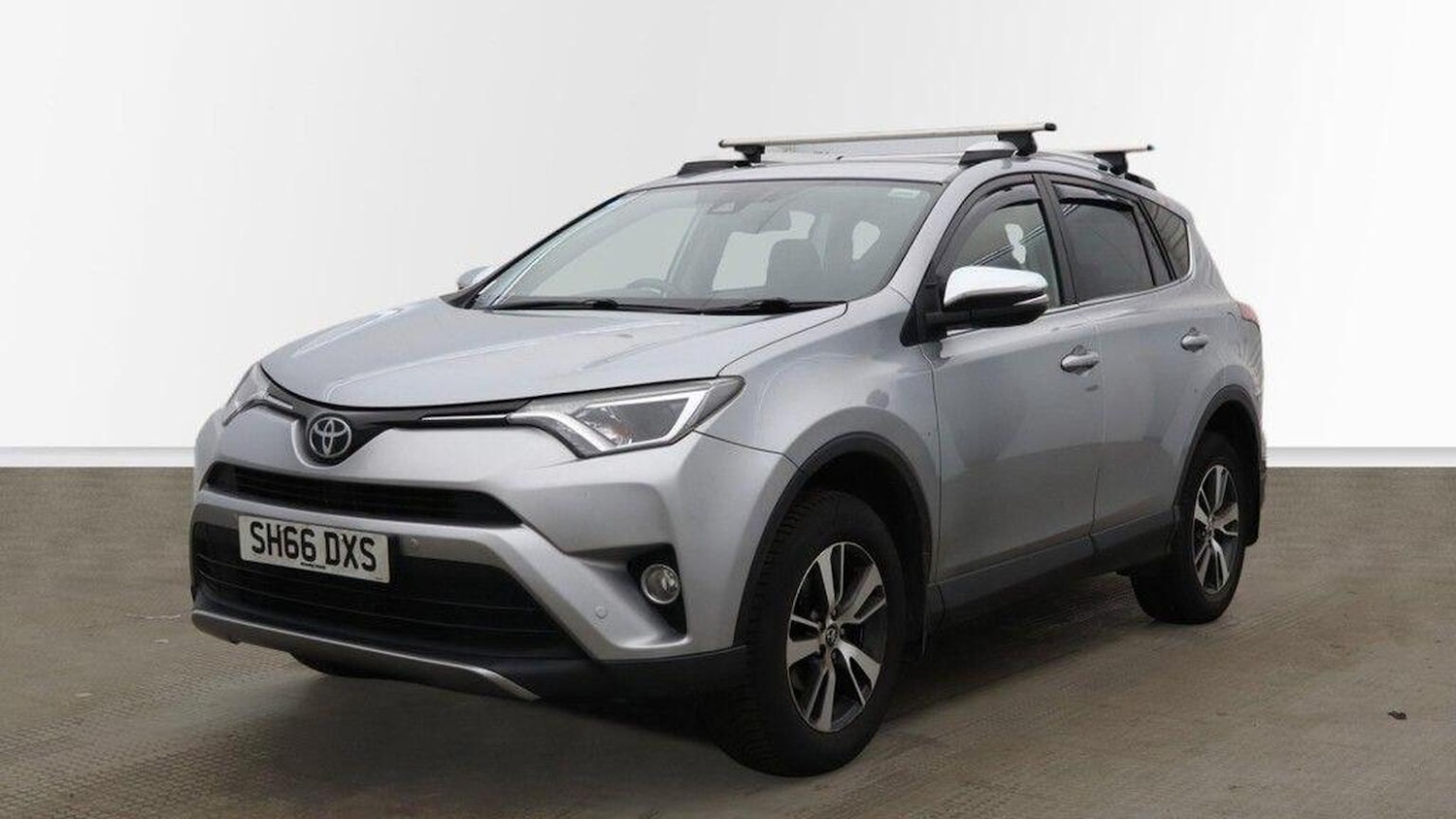 Used Toyota RAV4 2016 for sale - 77101359: Photo 3