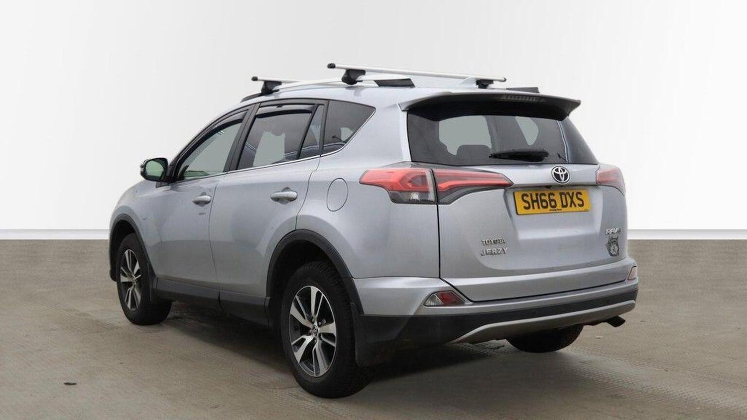 Used Toyota RAV4 2016 for sale - 77101359: Photo 5