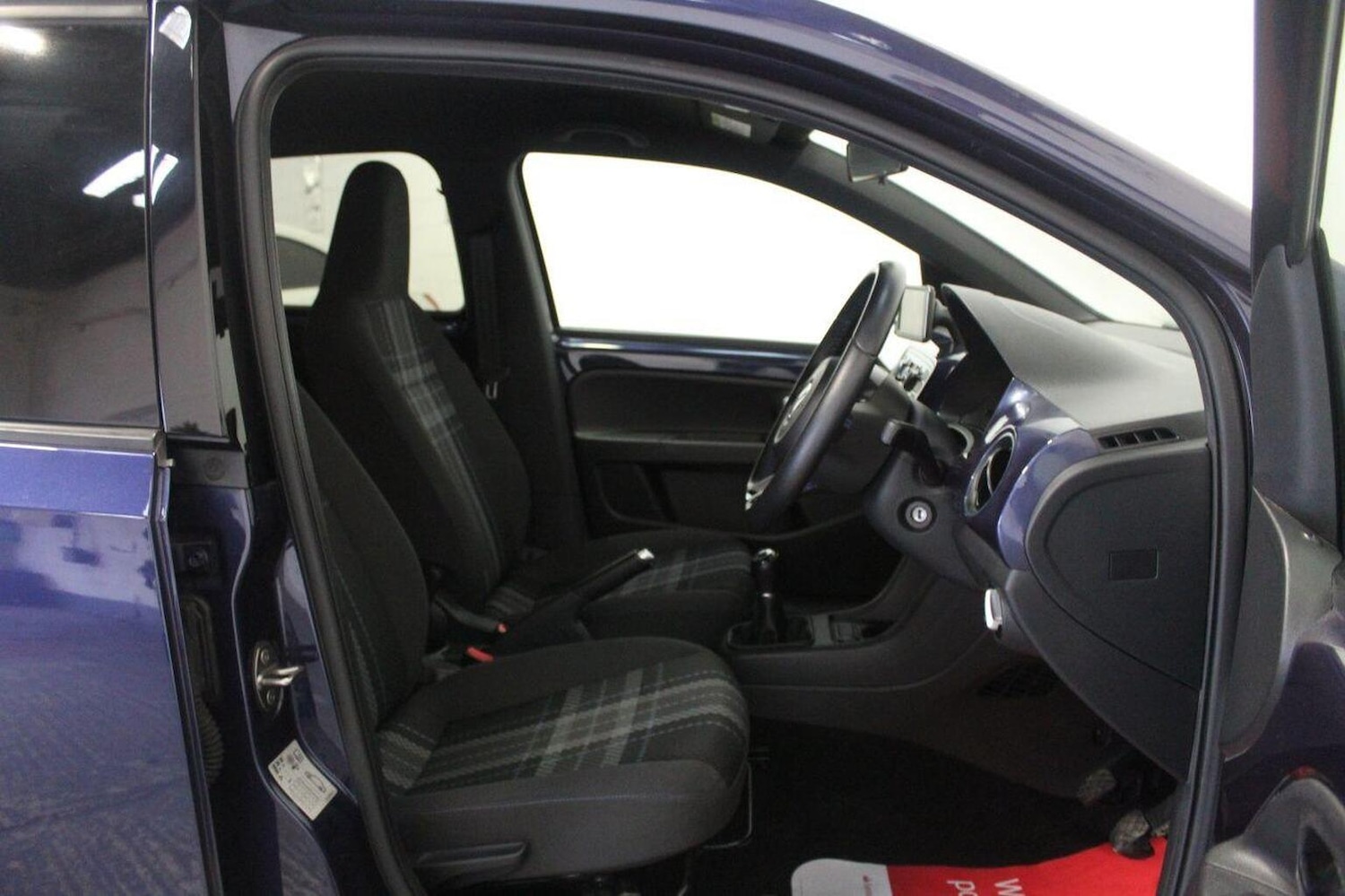 Used Volkswagen up! 2015 for sale - 77937795: Photo 28