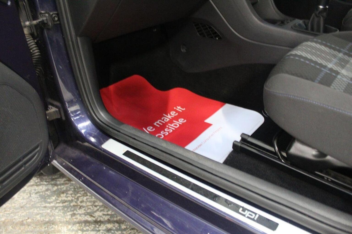 Used Volkswagen up! 2015 for sale - 77937795: Photo 30