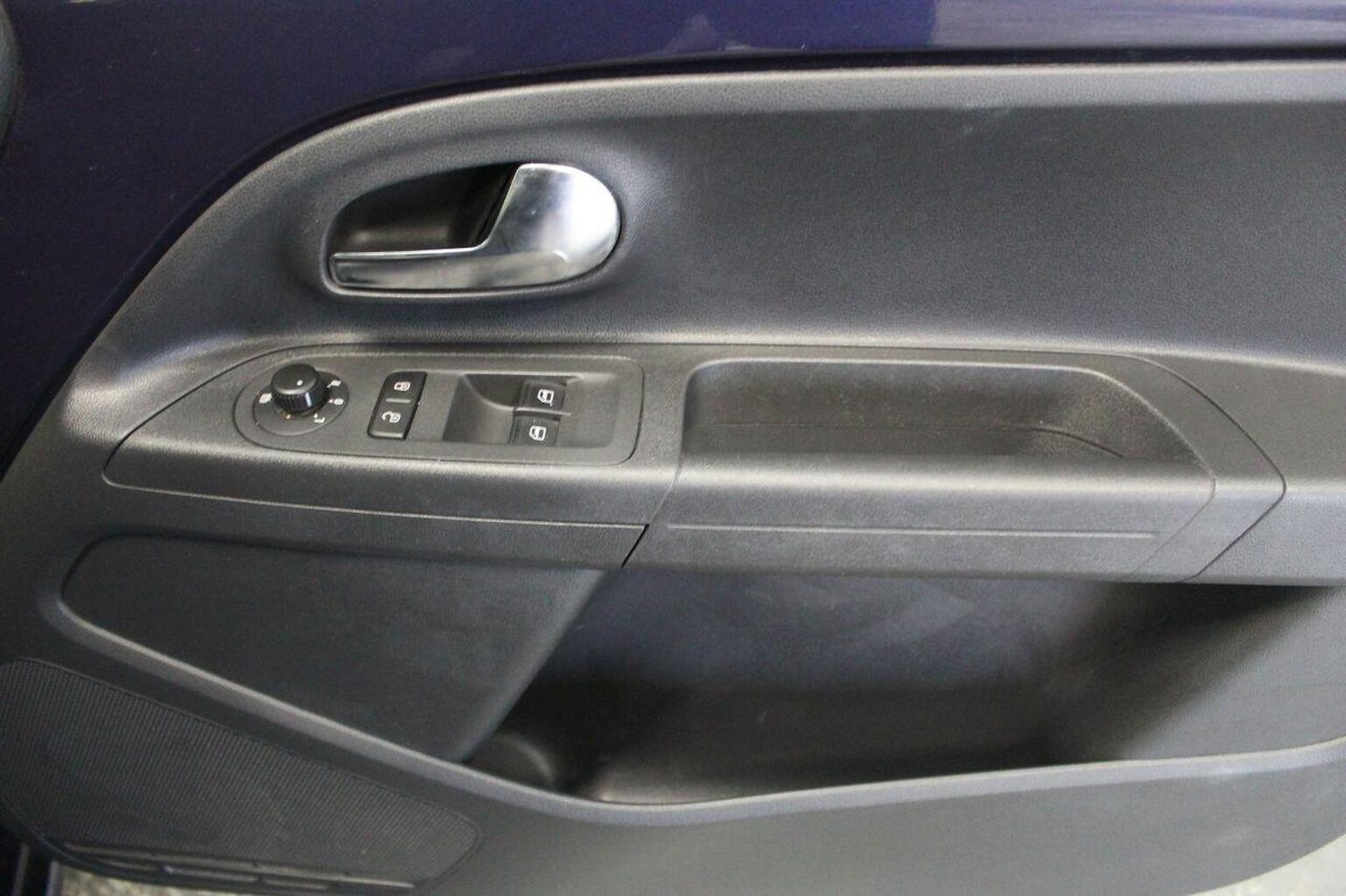 Used Volkswagen up! 2015 for sale - 77937795: Photo 41