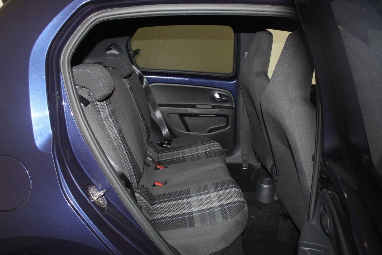 Used Volkswagen up! 2015 for sale - 77937795: Photo 44