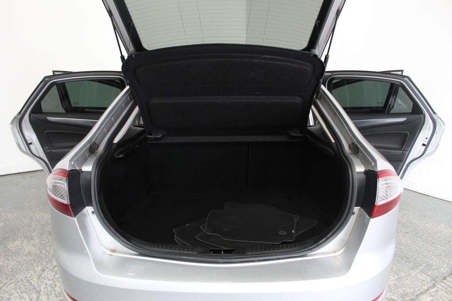 Used Ford Mondeo 2014 for sale - 76793850: Photo 24