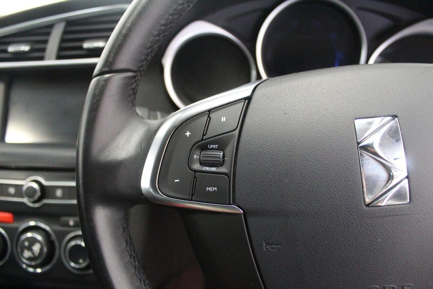 Used Citroen DS4 2015 for sale - 76174044: Photo 43