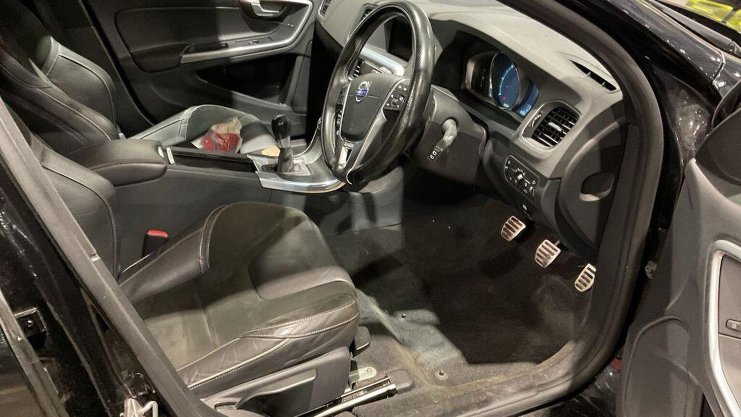 Used Volvo V60 2015 for sale - 77798581: Photo 14