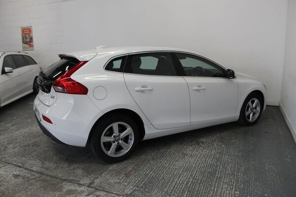 Used Volvo V40 2015 for sale - 76178928: Photo 10