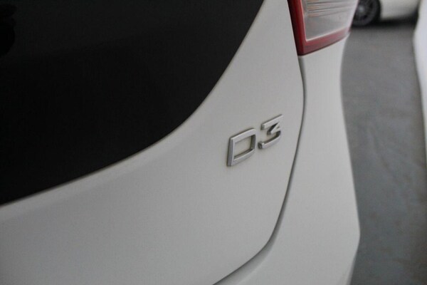 Used Volvo V40 2015 for sale - 76178928: Photo 19