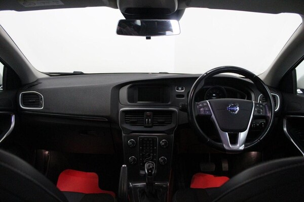 Used Volvo V40 2015 for sale - 76178928: Photo 28