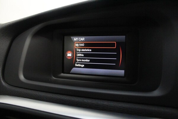 Used Volvo V40 2015 for sale - 76178928: Photo 35