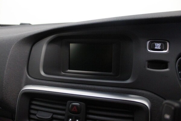 Used Volvo V40 2015 for sale - 76178928: Photo 37