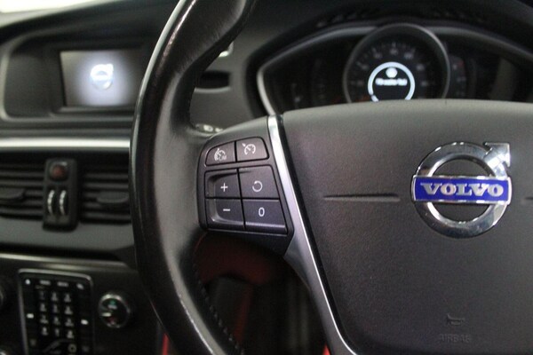 Used Volvo V40 2015 for sale - 76178928: Photo 43