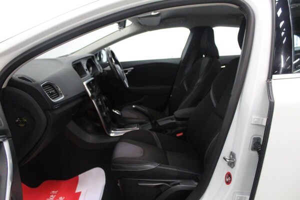 Used Volvo V40 2015 for sale - 76178928: Photo 48