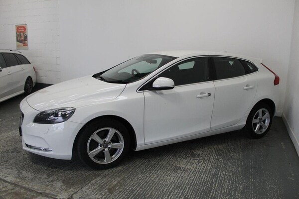 Used Volvo V40 2015 for sale - 76178928: Photo 4