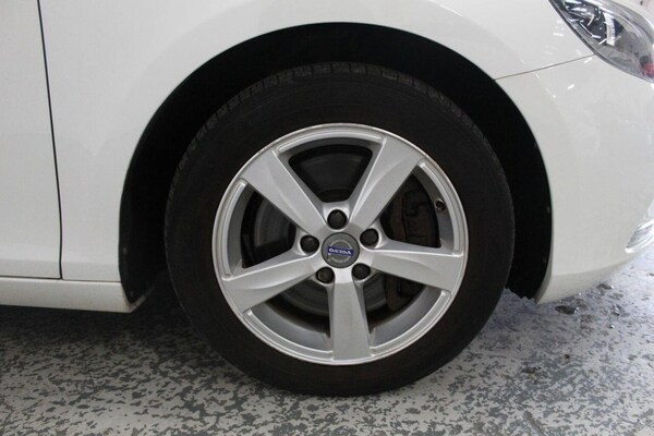 Used Volvo V40 2015 for sale - 76178928: Photo 53