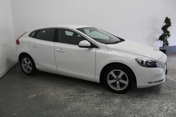 Used Volvo V40 2015 for sale - 76178928: Photo 5