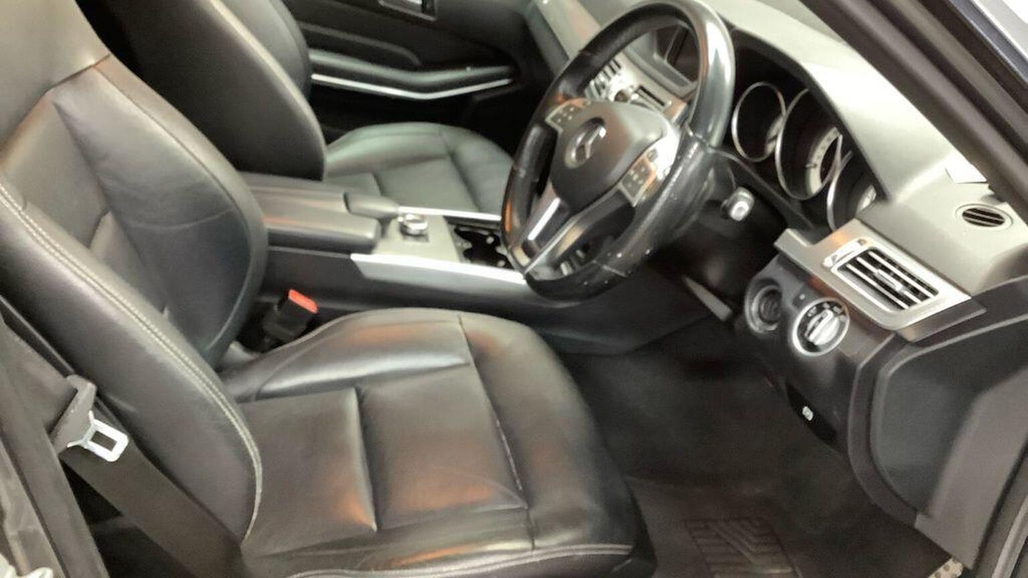 Used Mercedes-Benz E Class 2015 for sale - 76666159: Photo 13