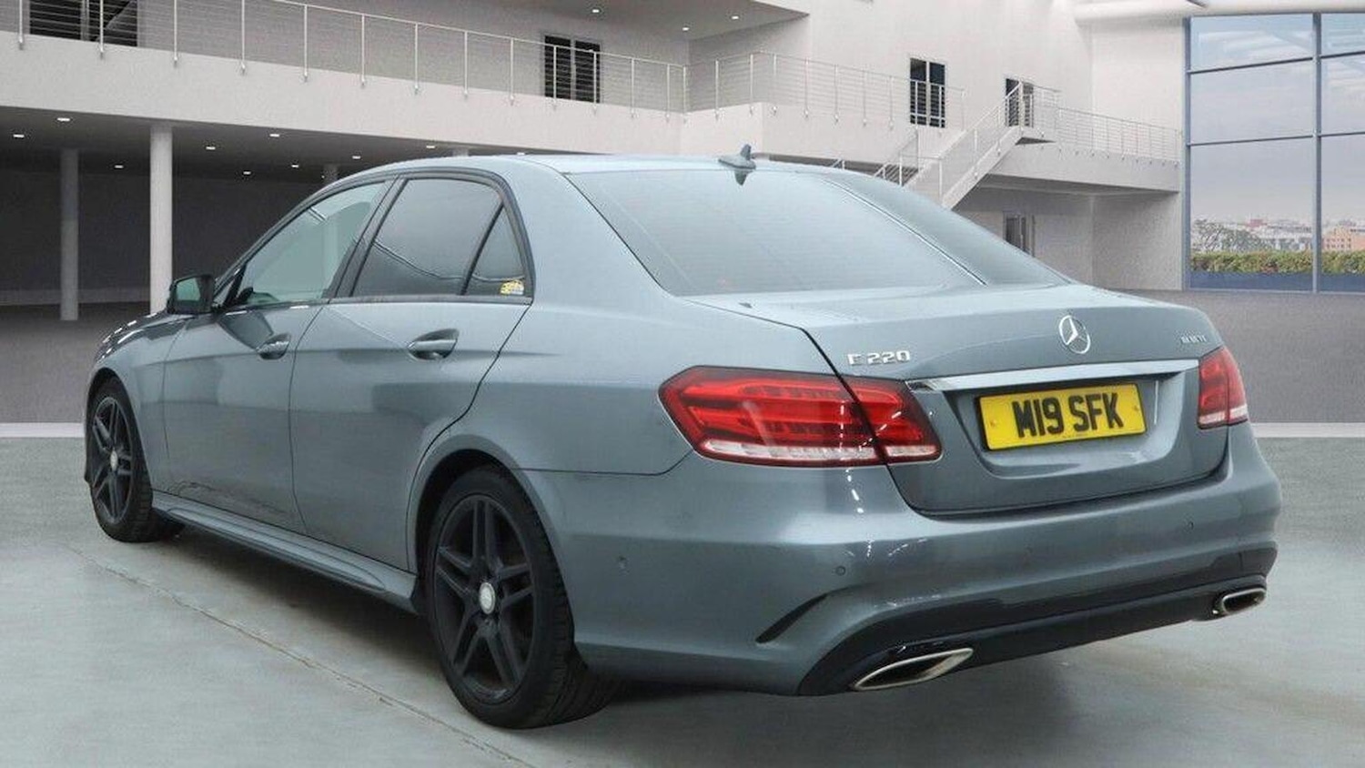 Used Mercedes-Benz E Class 2015 for sale - 76666159: Photo 4