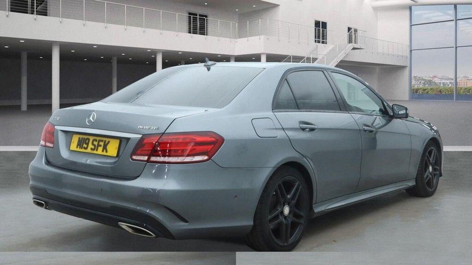 Used Mercedes-Benz E Class 2015 for sale - 76666159: Photo 5