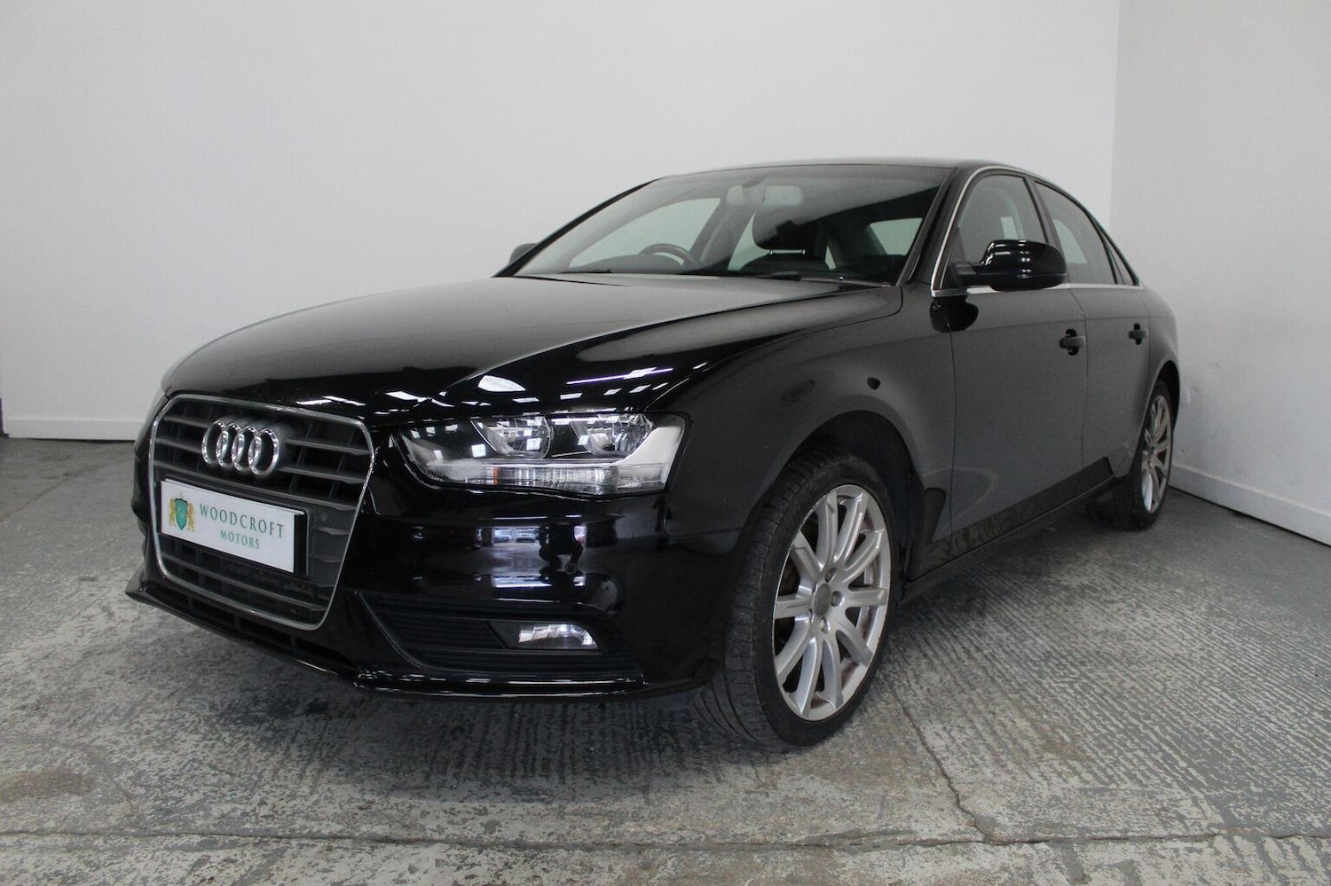 Used Audi A4 2015 for sale - 76605697: Photo 2