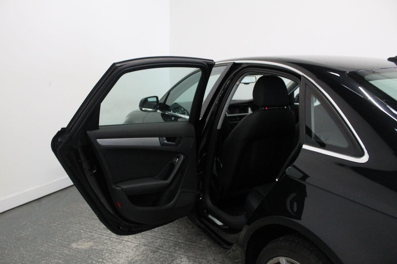 Used Audi A4 2015 for sale - 76605697: Photo 28