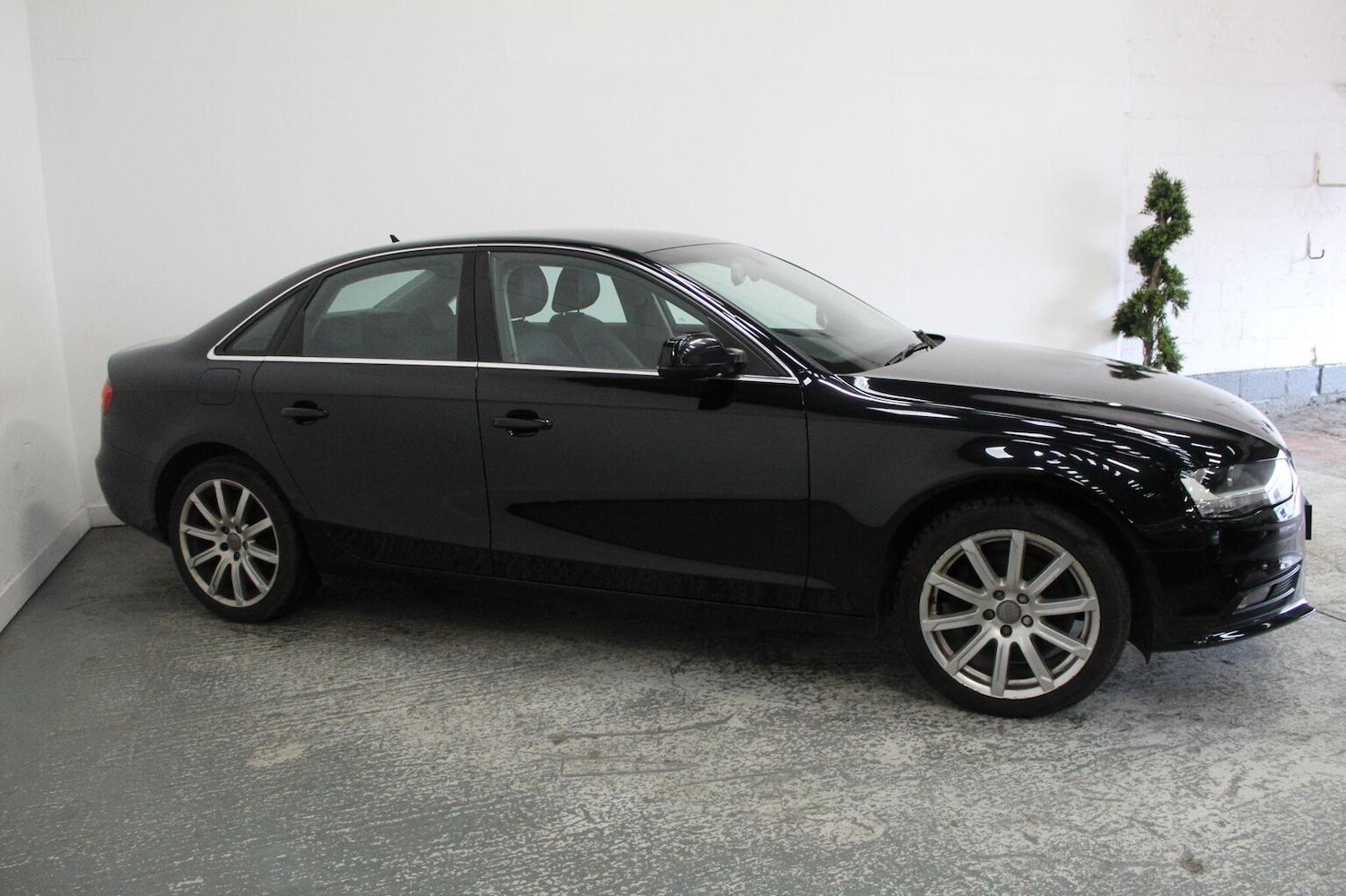 Used Audi A4 2015 for sale - 76605697: Photo 4