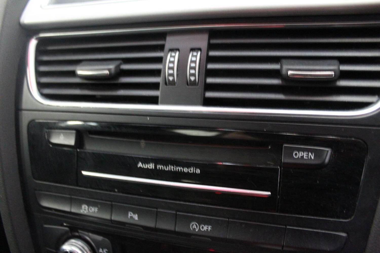 Used Audi A4 2015 for sale - 76605697: Photo 42