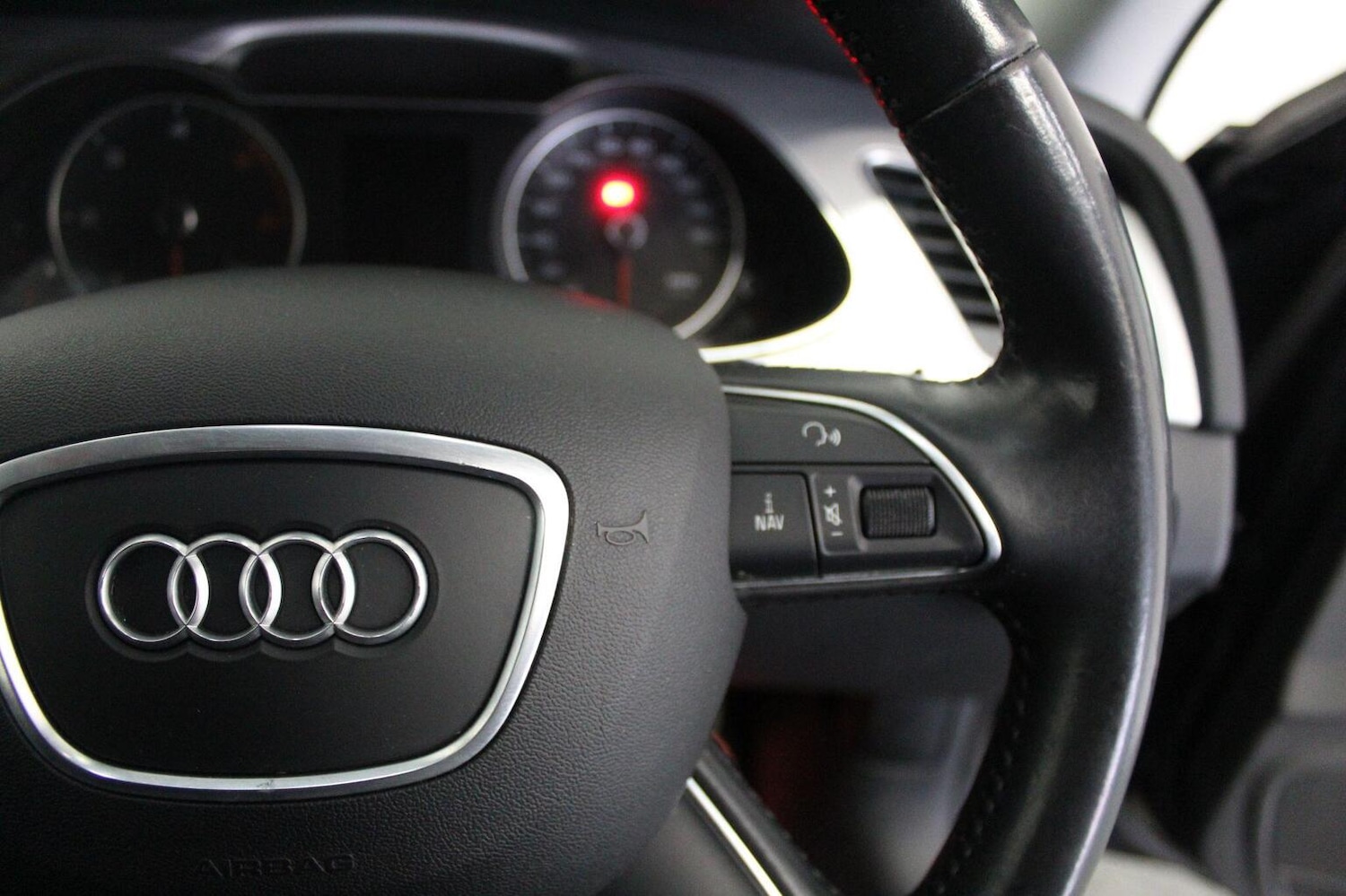 Used Audi A4 2015 for sale - 76605697: Photo 49