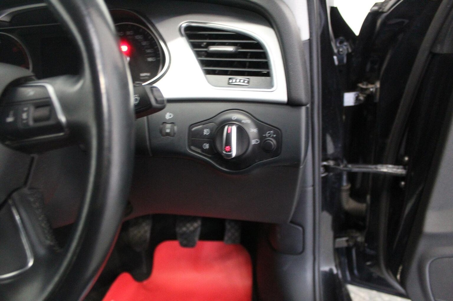 Used Audi A4 2015 for sale - 76605697: Photo 50