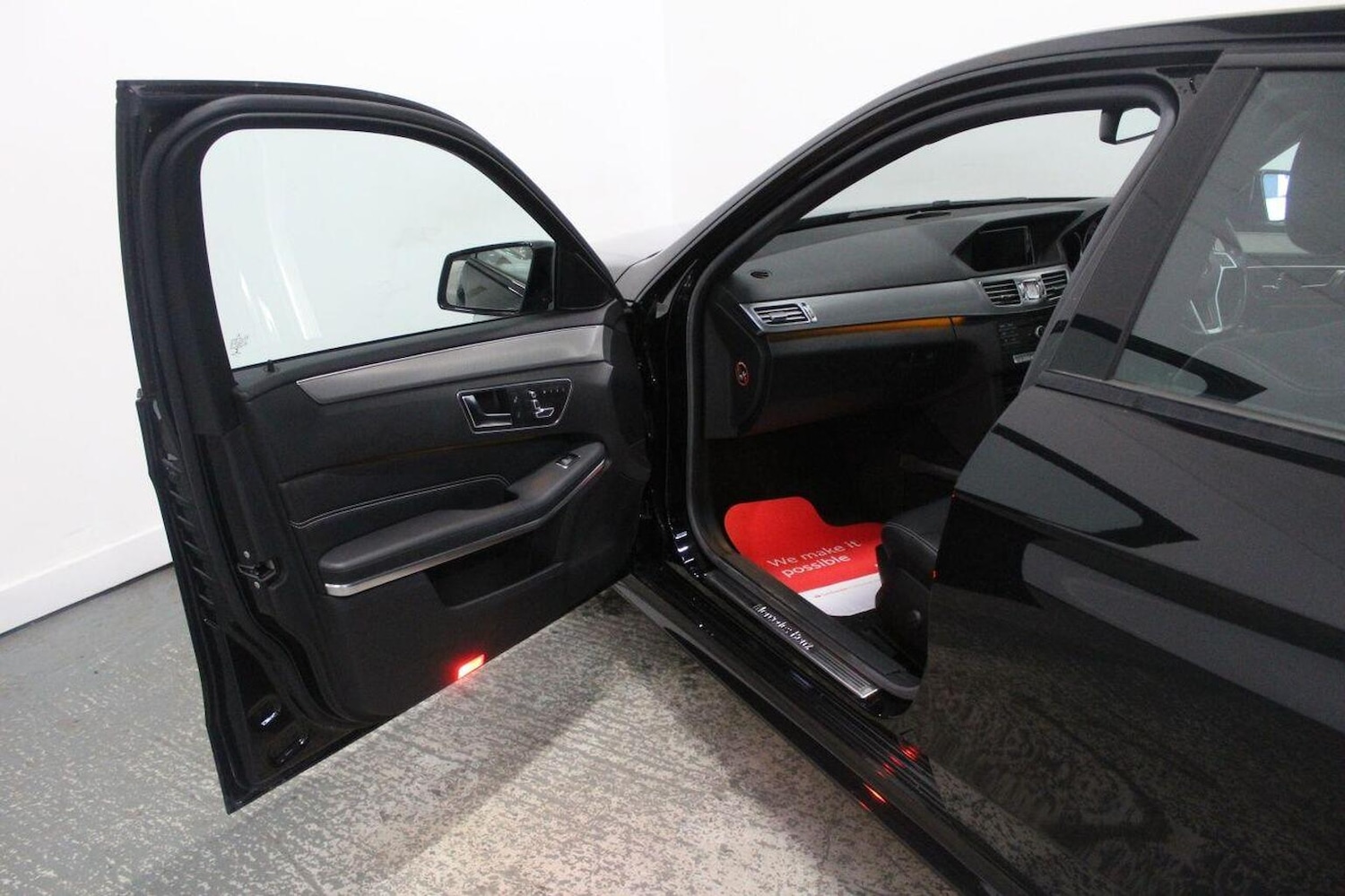 Used Mercedes-Benz E Class 2015 for sale - 77937933: Photo 29