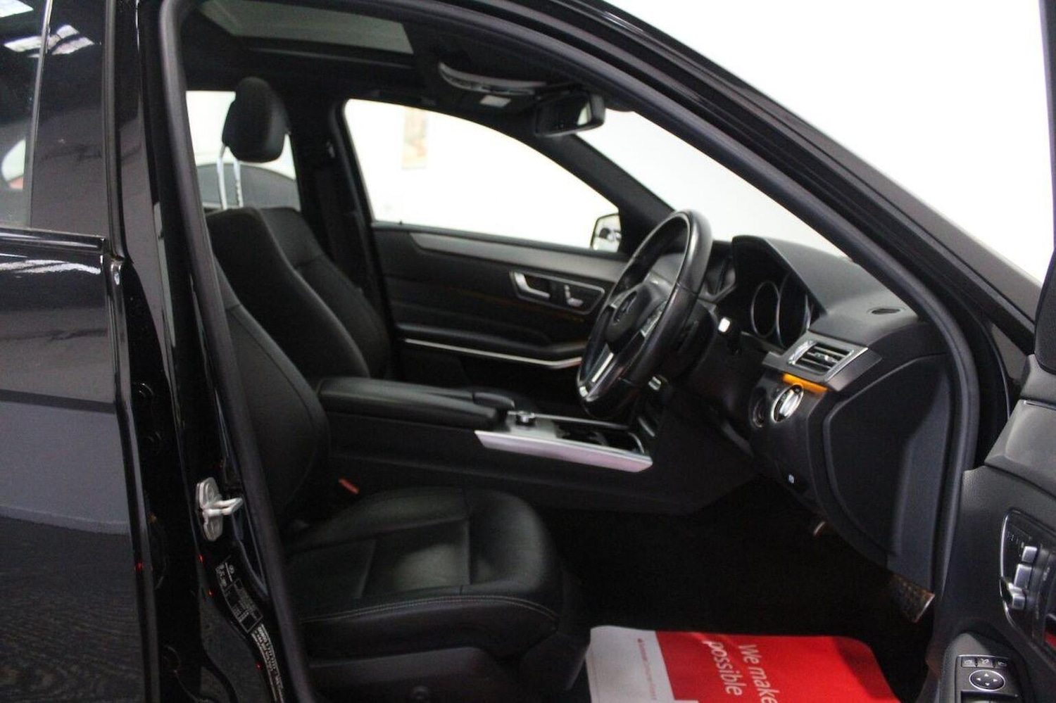 Used Mercedes-Benz E Class 2015 for sale - 77937933: Photo 31