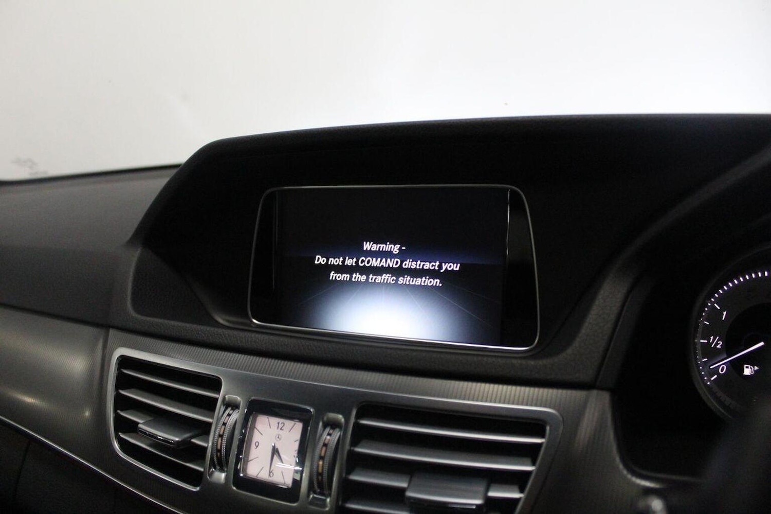 Used Mercedes-Benz E Class 2015 for sale - 77937933: Photo 36