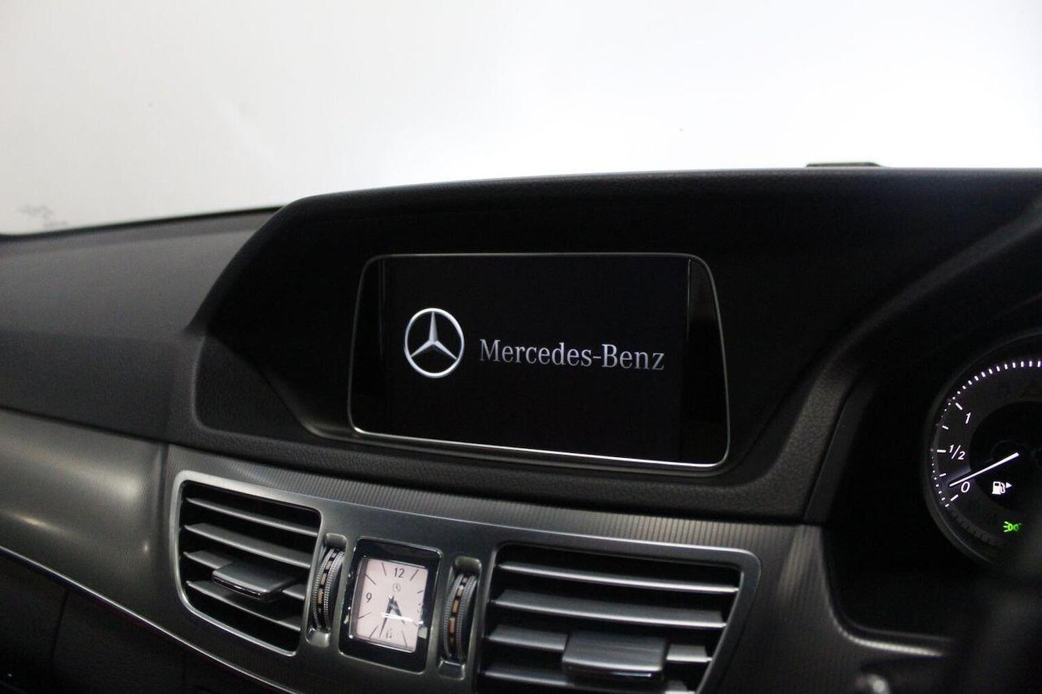 Used Mercedes-Benz E Class 2015 for sale - 77937933: Photo 37