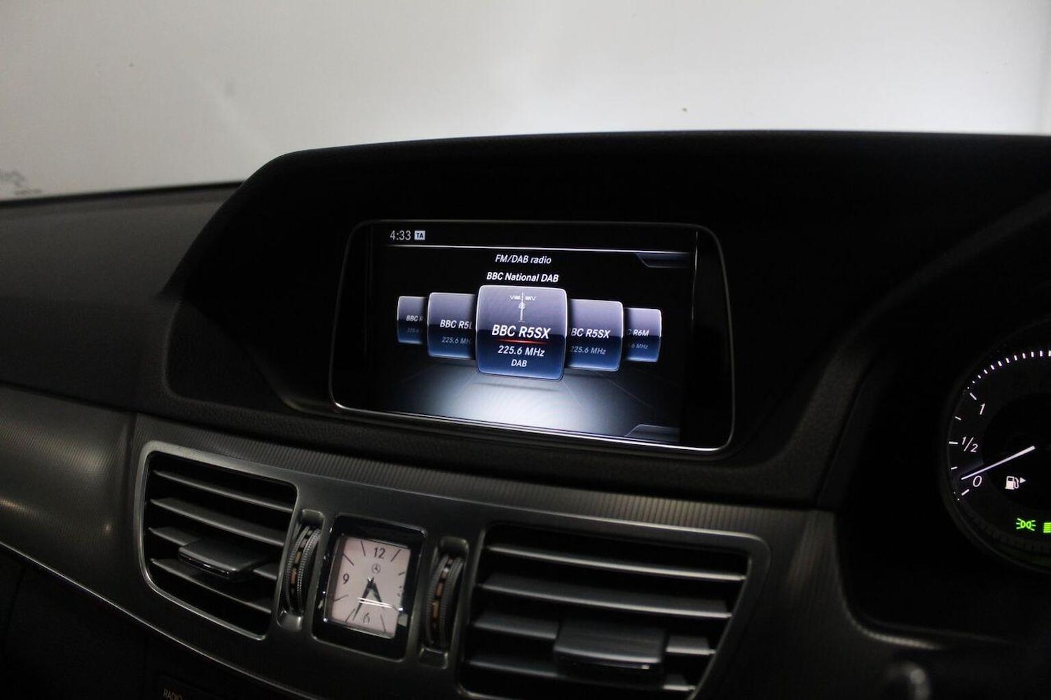 Used Mercedes-Benz E Class 2015 for sale - 77937933: Photo 38