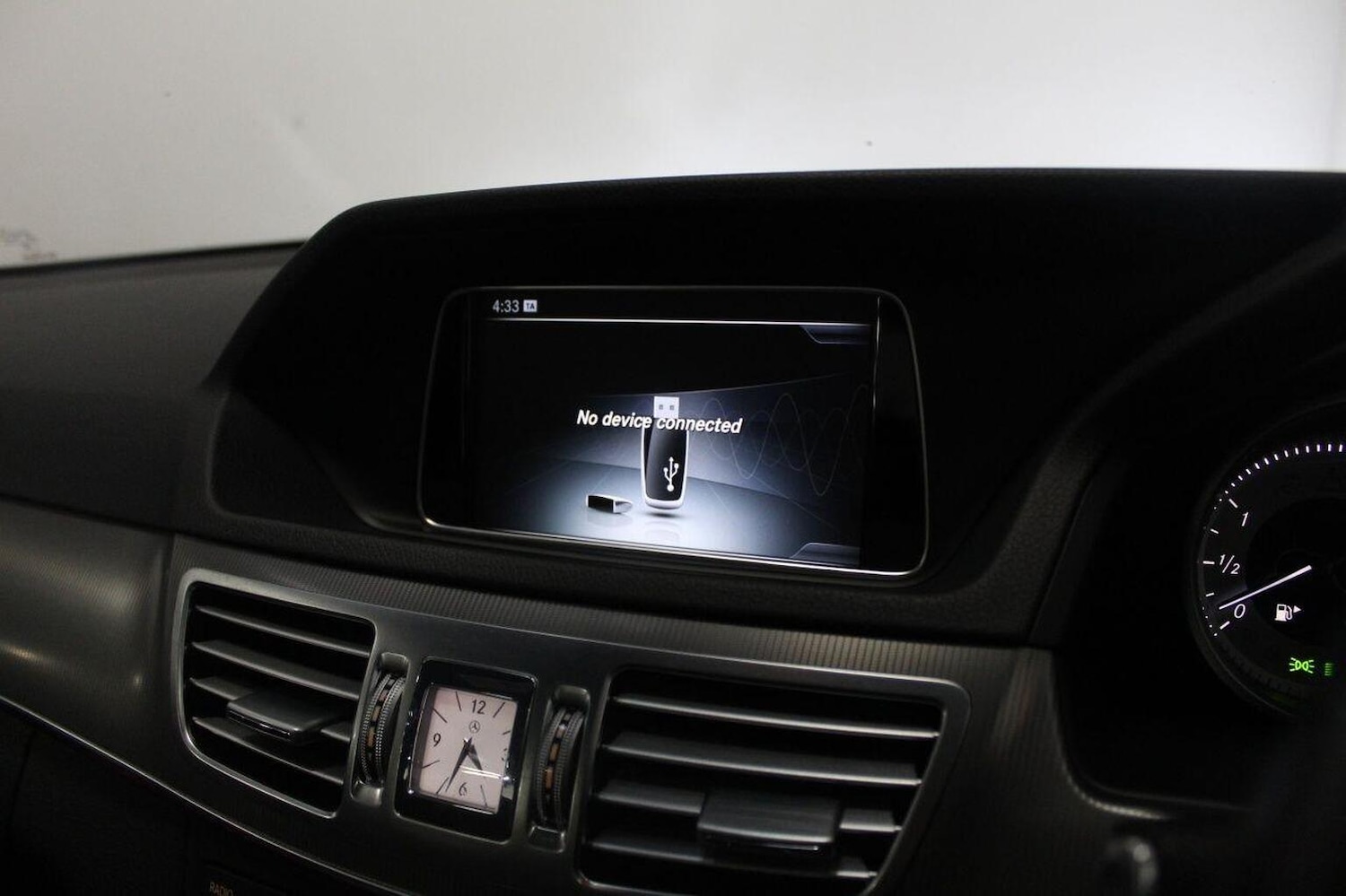 Used Mercedes-Benz E Class 2015 for sale - 77937933: Photo 39