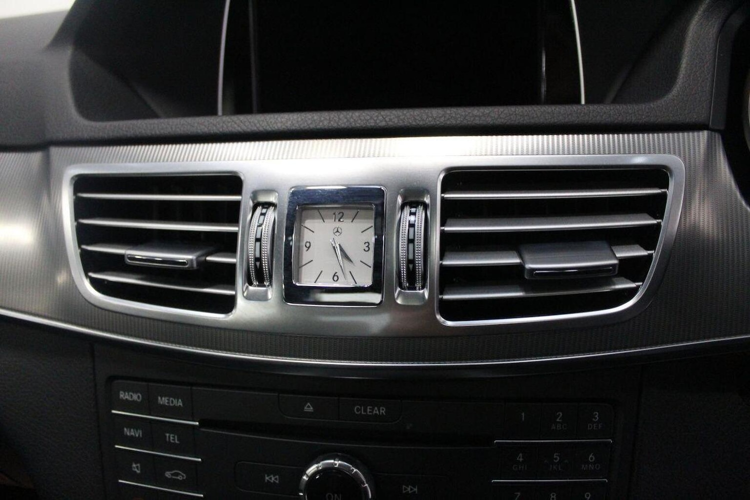 Used Mercedes-Benz E Class 2015 for sale - 77937933: Photo 44