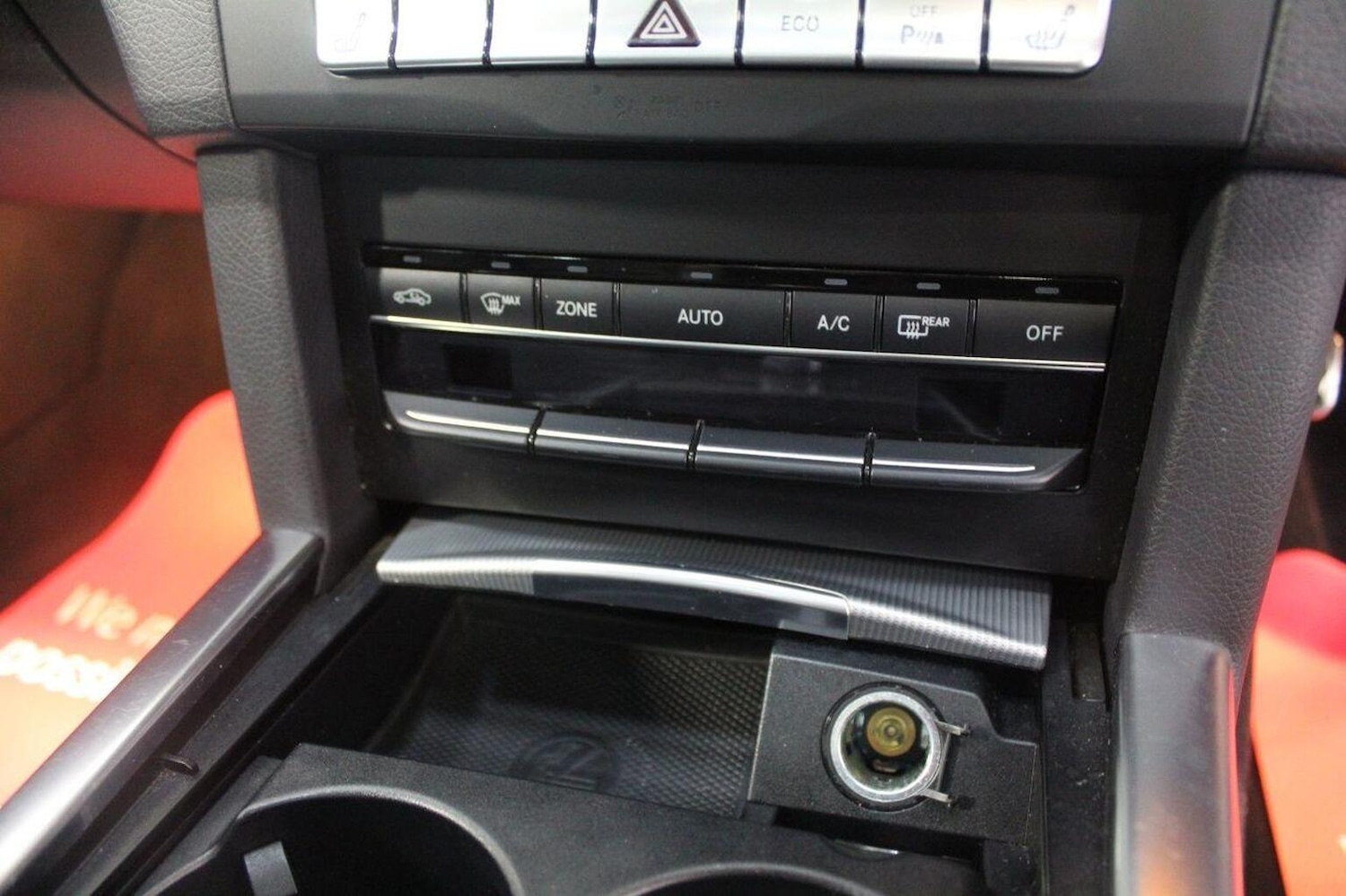 Used Mercedes-Benz E Class 2015 for sale - 77937933: Photo 45