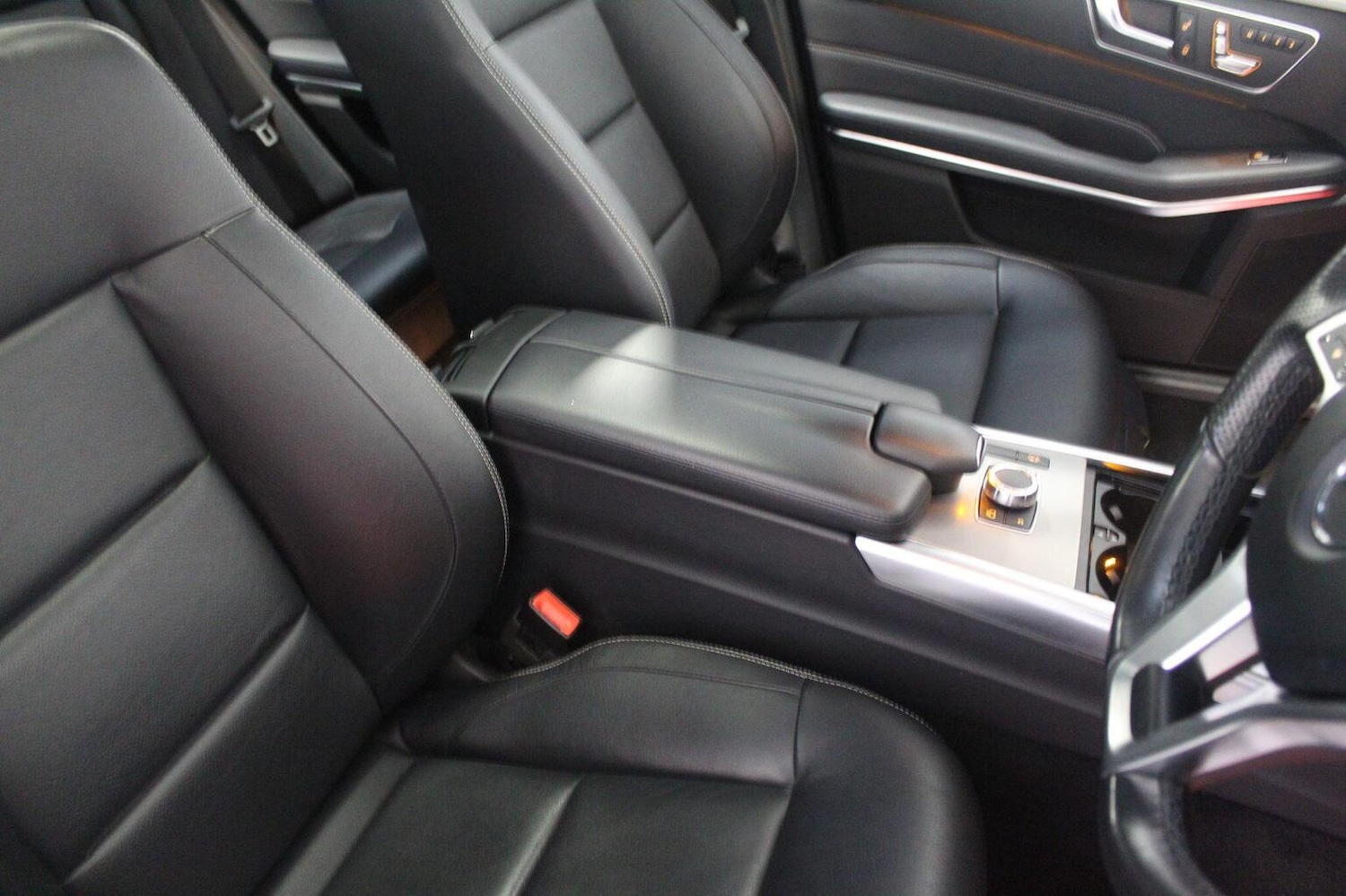 Used Mercedes-Benz E Class 2015 for sale - 77937933: Photo 47