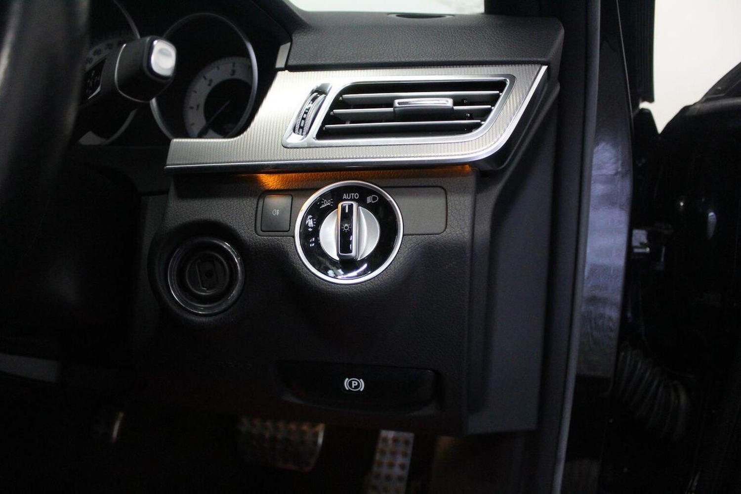 Used Mercedes-Benz E Class 2015 for sale - 77937933: Photo 51