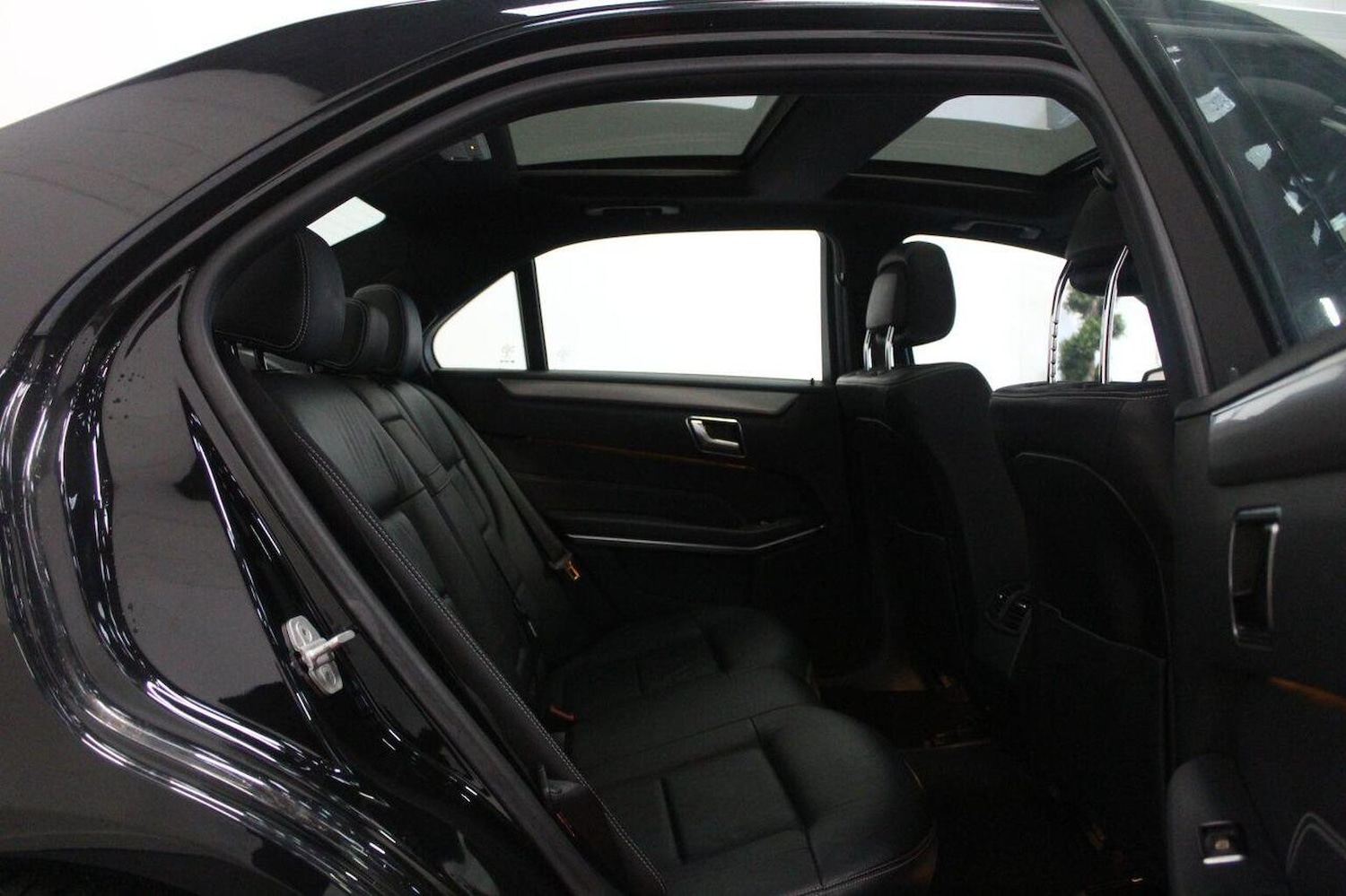 Used Mercedes-Benz E Class 2015 for sale - 77937933: Photo 56